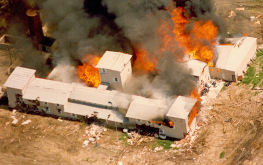 Fire breaks out at the Waco siege