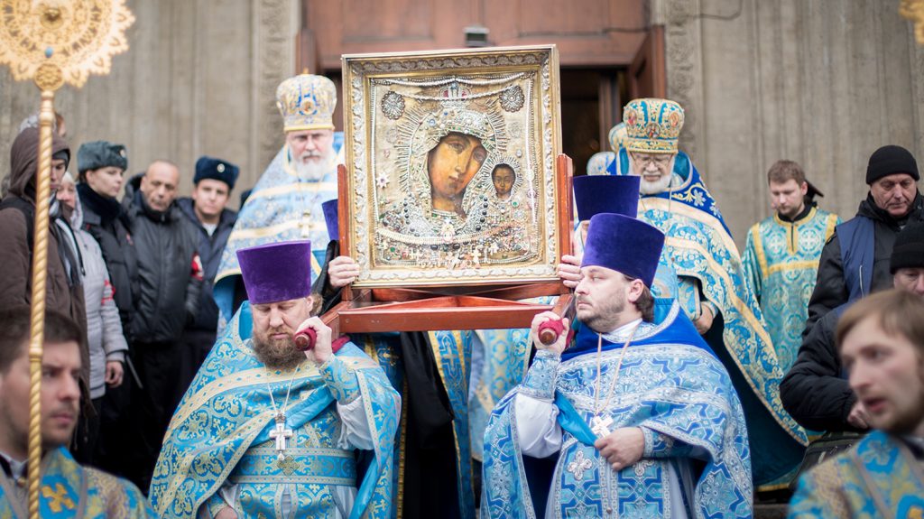 Icon of Our Lady of Kazan carried in procession in St Petersburg